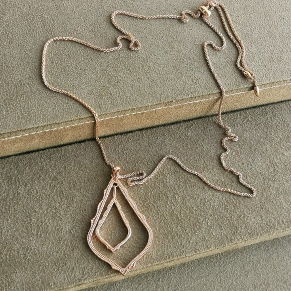 Kendra Scott Simon Rose Gold Necklace!